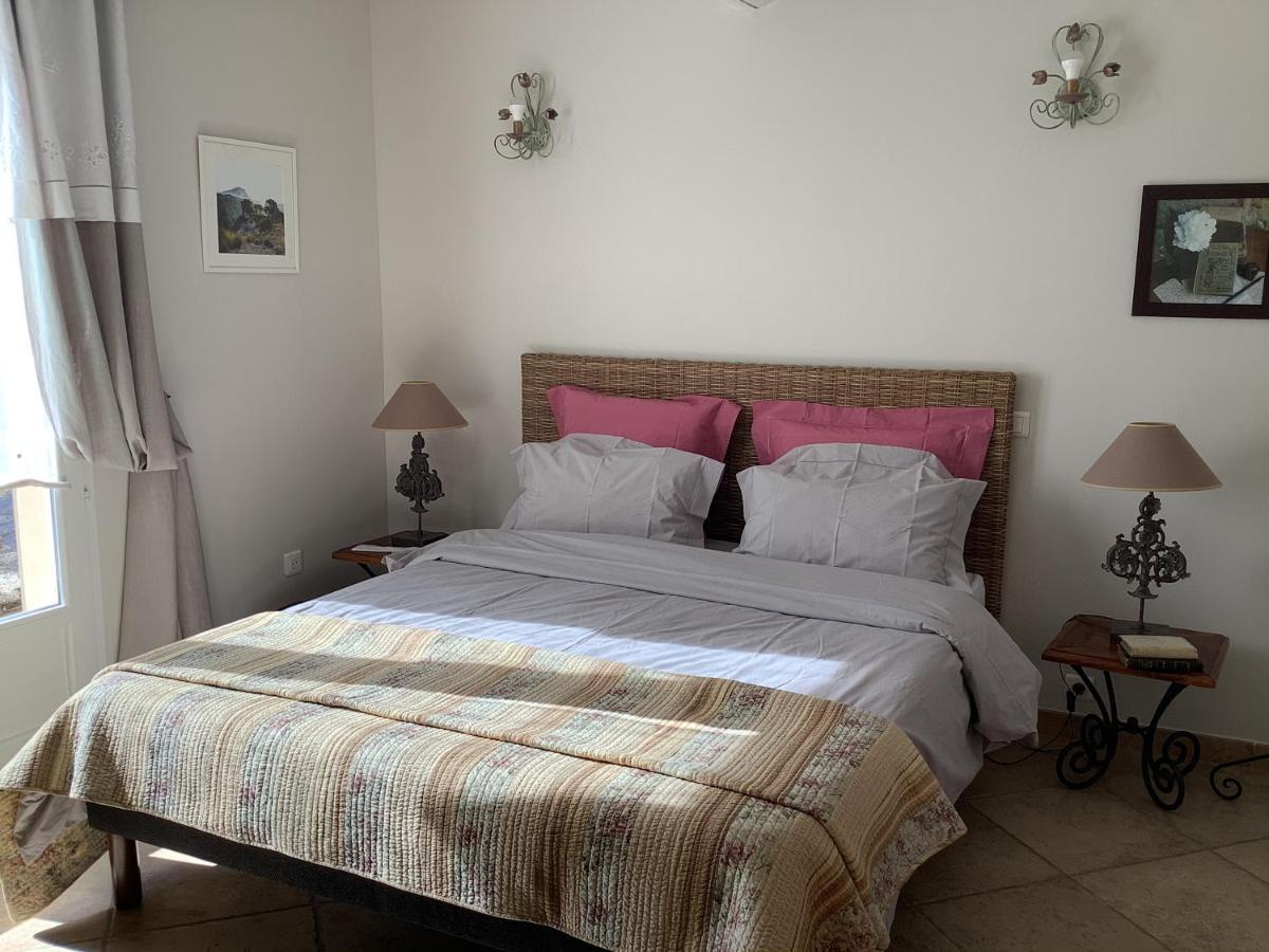 Jardin D'Antan Bed & Breakfast Ansouis Exterior photo