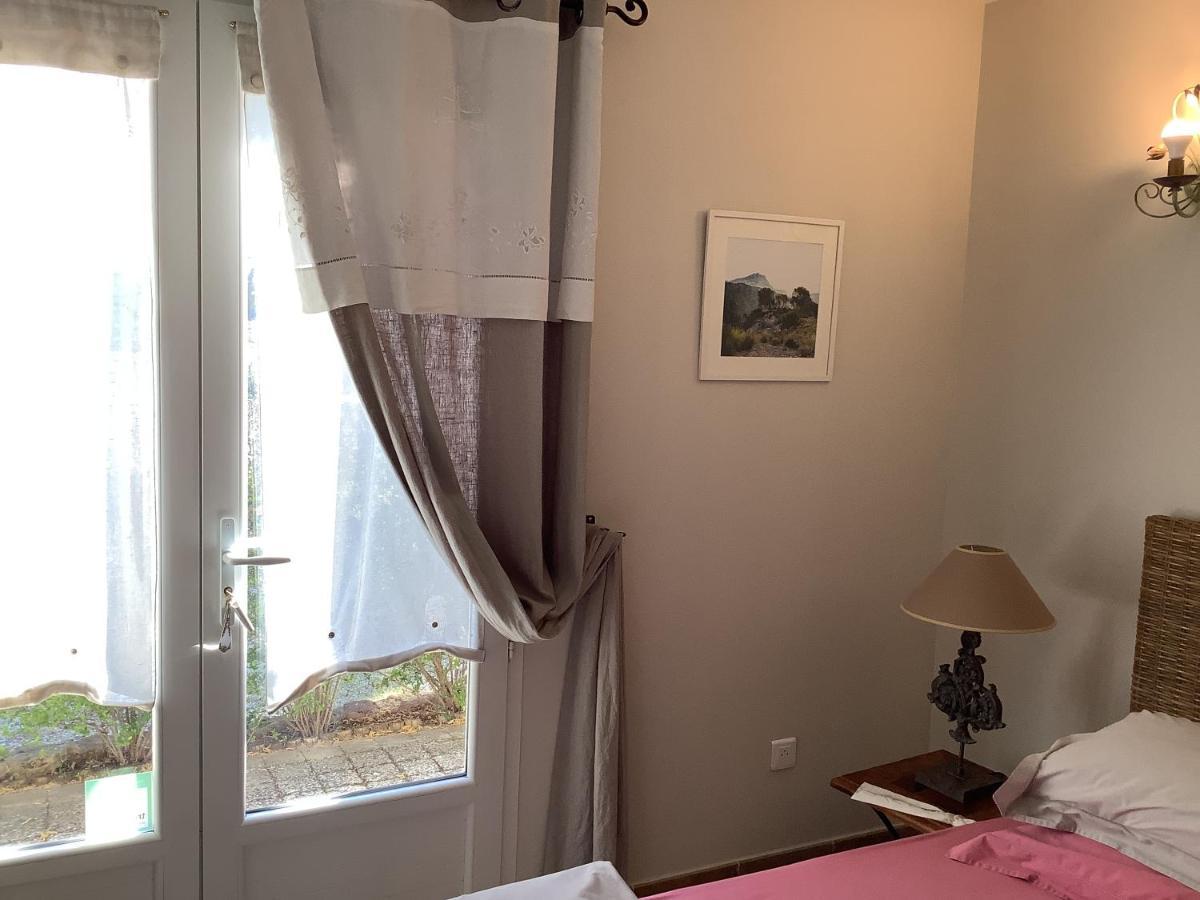 Jardin D'Antan Bed & Breakfast Ansouis Exterior photo